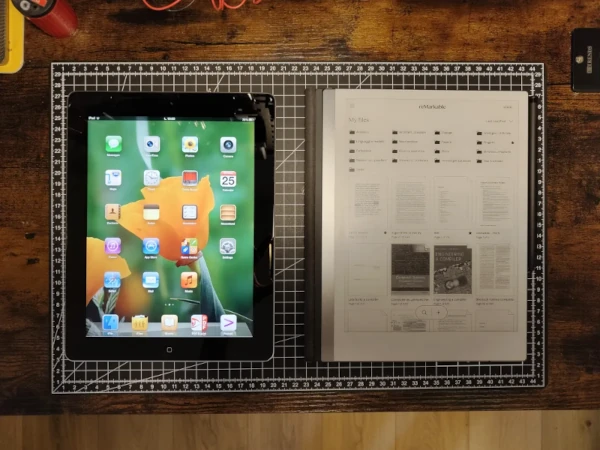 iPad 3 vs reMarkable 2